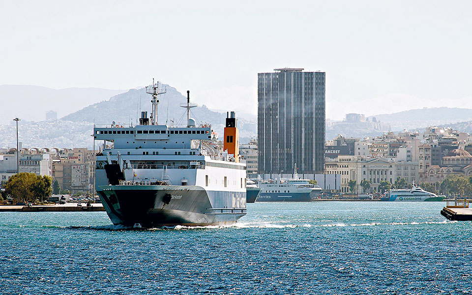 sos-εκπέμπει-η-ακτοπλοΐα-561399877