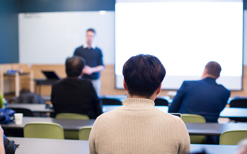 σήμα-κινδύνου-από-κέντρα-διά-βίου-μάθη-561401155