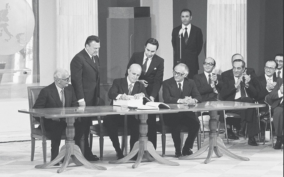 εφαλτήριο-για-καλύτερο-μέλλον-της-ελλ-561402892