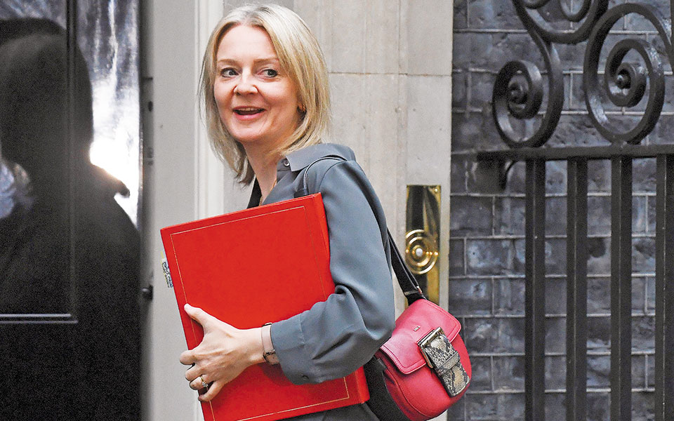 νέες-εμπορικές-συμμαχίες-αναζητάει-τ-561408409