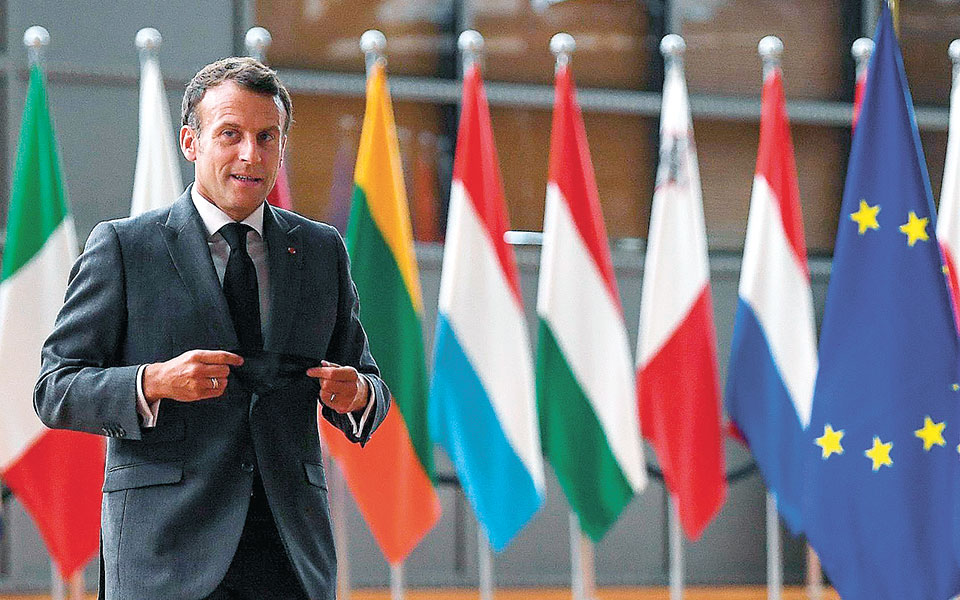 μέρκελ-μακρόν-καλούν-πούτιν-σε-διάλογ-561410629