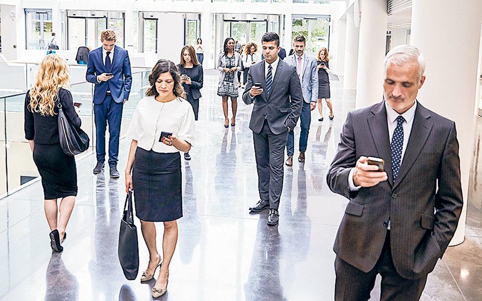 συμφωνία-αδμηε-με-vodafone-για-χρήση-δικτύων-561415066