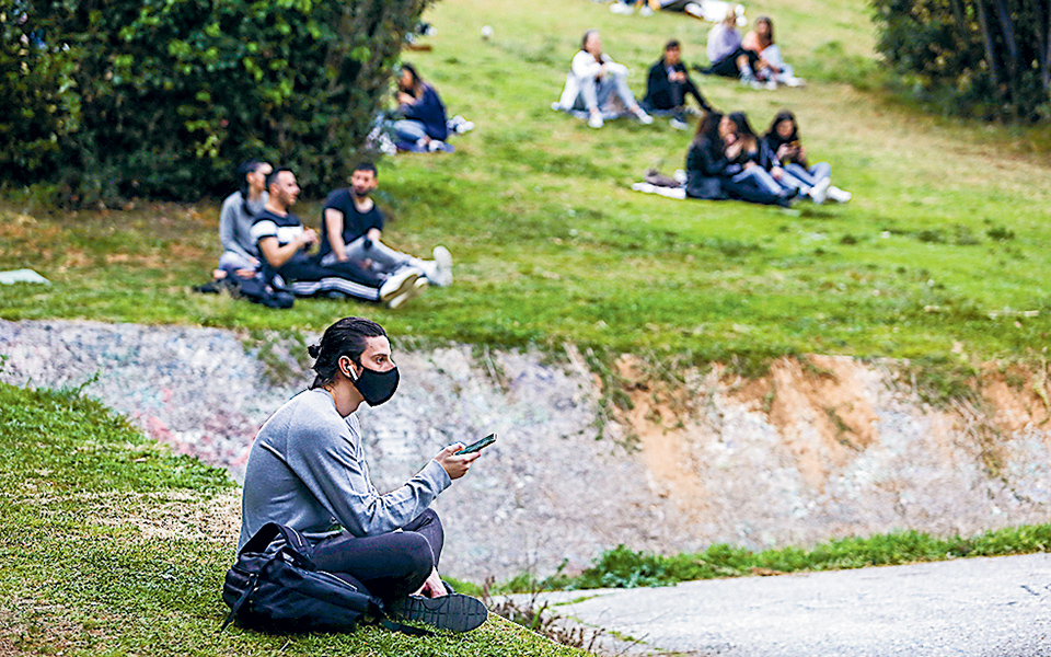 πυρά-για-την-κάρτα-ελευθερίας-561415207