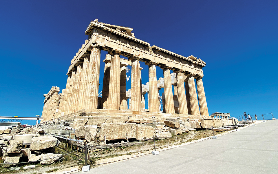 οι-επεμβάσεις-στην-ακρόπολη-561416482