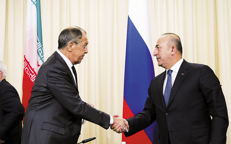 σε-τεντωμένο-σχοινί-αγκυρα-μόσχα-561417322