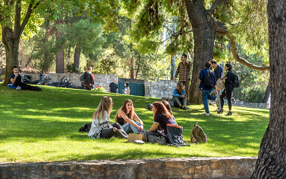 εκπαιδευτικό-ίδρυμα-αττική-παράδοση-561398587