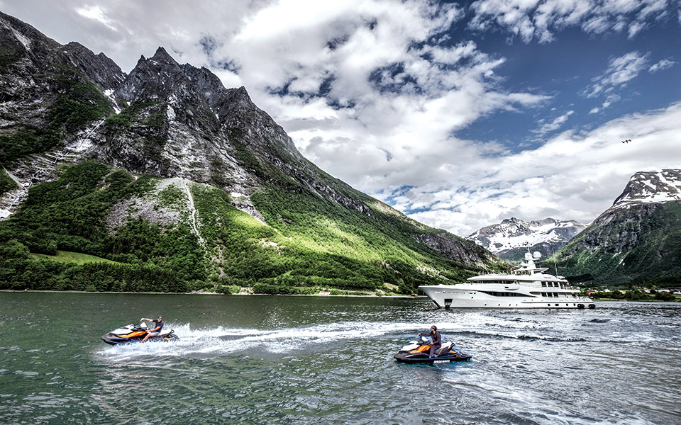 στον-αστερισμό-των-προσωποποιημένων-561393991