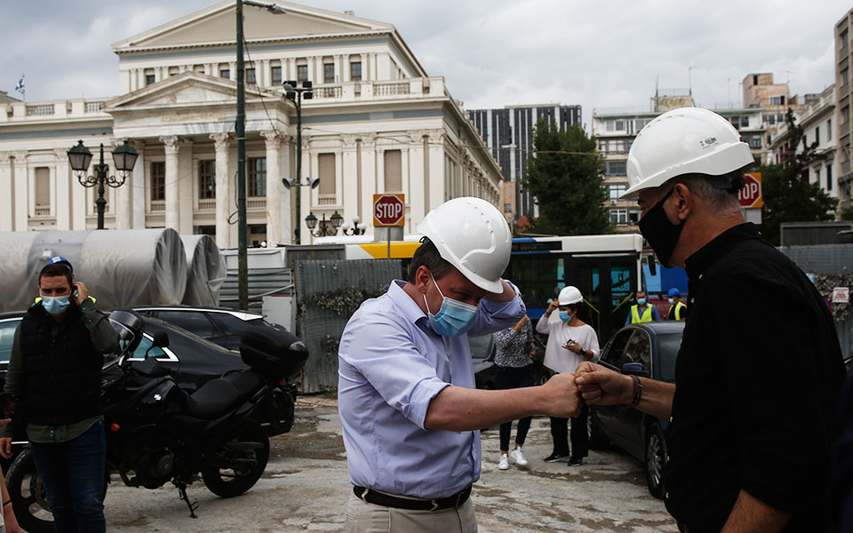 μετρό-ταξίδι-στον-χρόνο-εντός-του-σταθ-561399817
