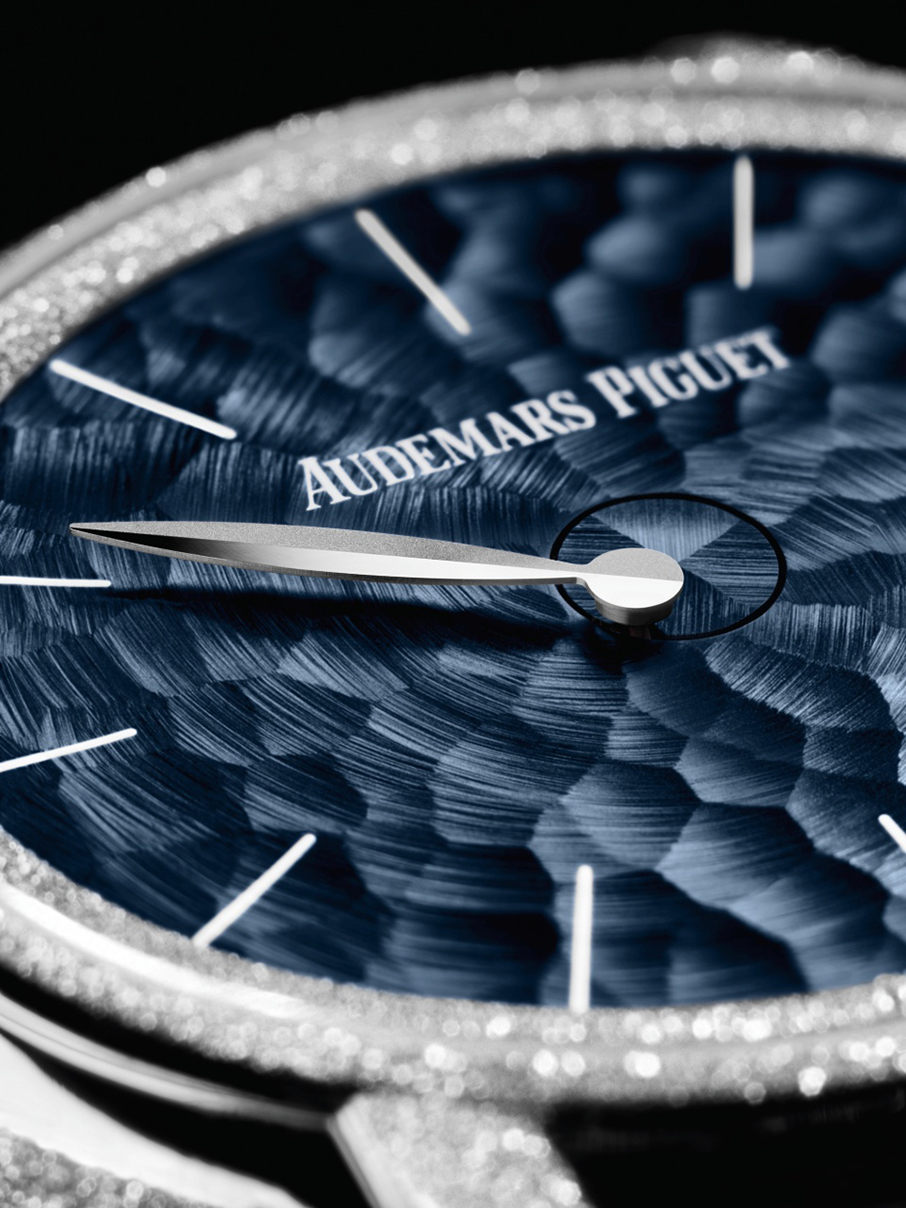 Ο ένας δείκτης του AUDEMARS PIGUET Millenary Frosted Gold Philosophique-4