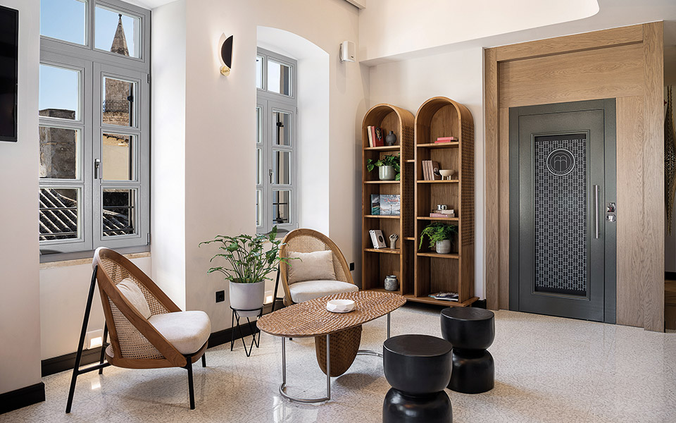 το-malmo-historic-hotel-ήταν-κάποτε-βιβλιοθήκη-561401704