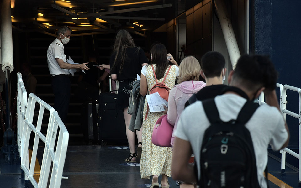 πλακιωτάκης-χωρίς-τεστ-στα-πλοία-όσοι-561385192