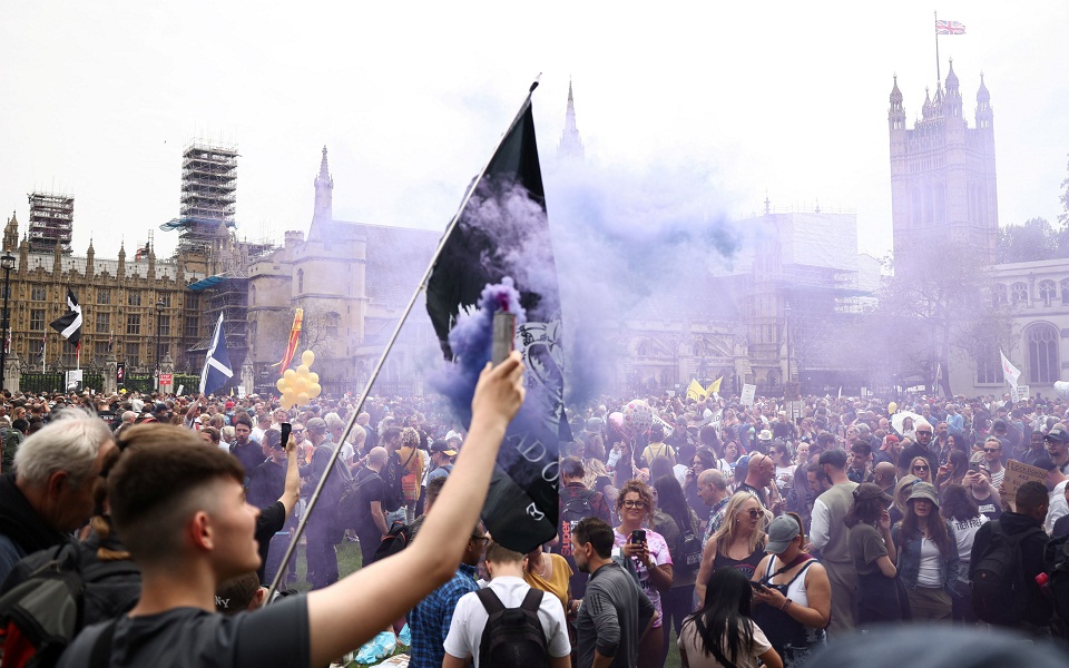 βρετανία-η-μετάλλαξη-δέλτα-σαρώνει-561393325