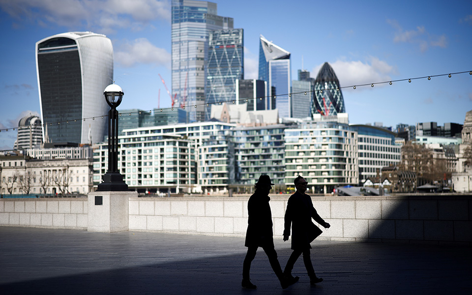 τα-τρία-φουτουριστικά-σενάρια-του-ο-561383632