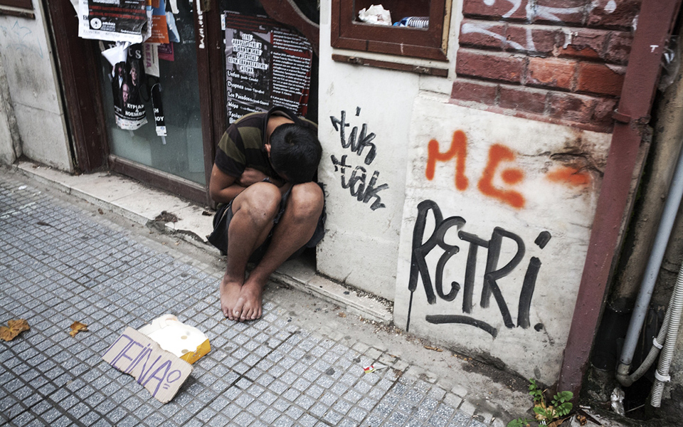 δεκάδες-παιδιά-επαίτες-στους-δρόμους-561394012