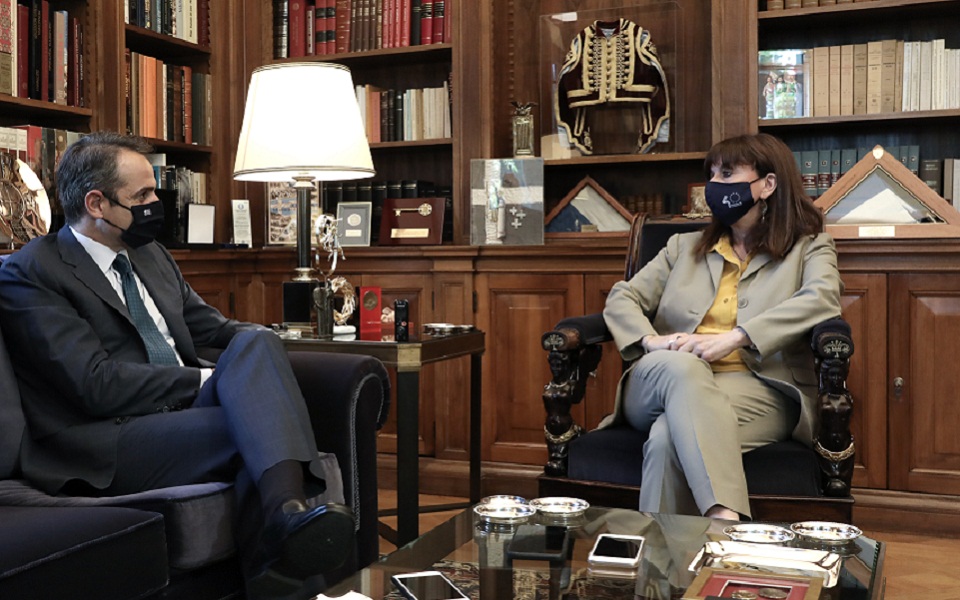 πτδ-για-εμβολιασμούς-το-όριο-της-ελευθ-561392188