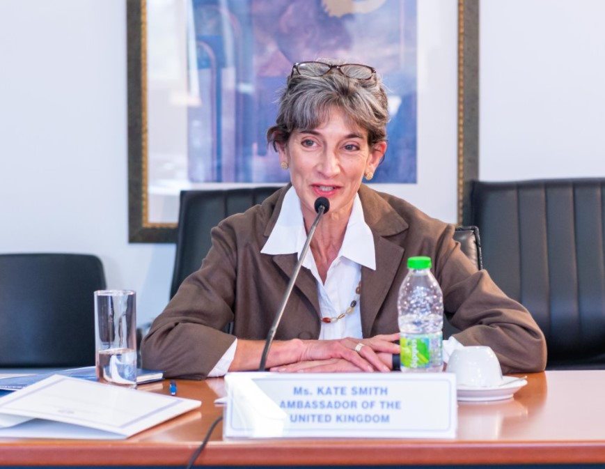 Βρετανίδα πρέσβης: Σύντομα η Ελλάδα θα μπει στην «πράσινη λίστα» της Βρετανίας-1