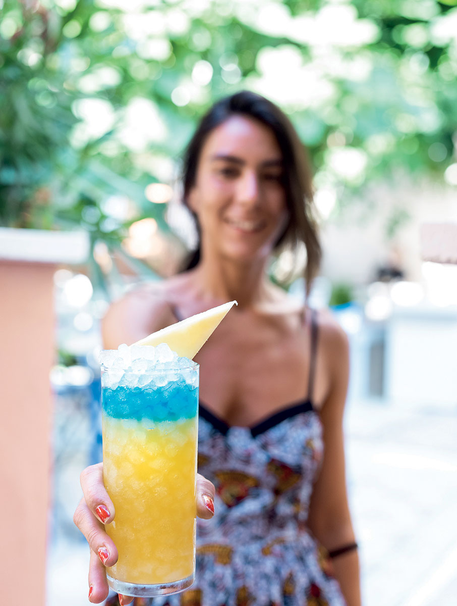 Ένα φιλόξενο teras-1