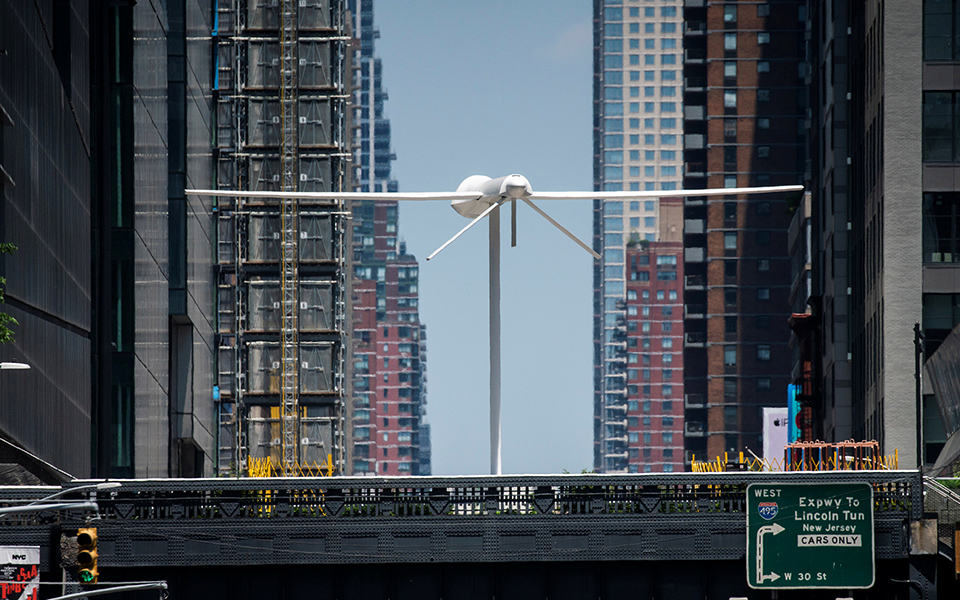 Ενα τεράστιο στρατιωτικό drone πάνω από τα κεφάλια των Νεοϋορκέζων (εικόνες)-2