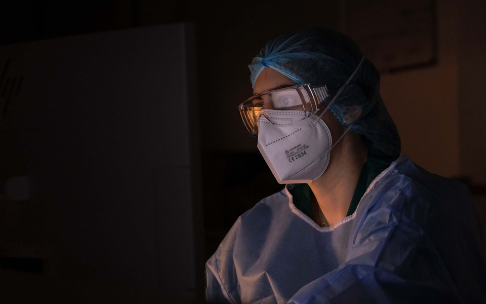 κορωνοϊός-791-νέα-κρούσματα-11-θάνατοι-375-δι-561396058