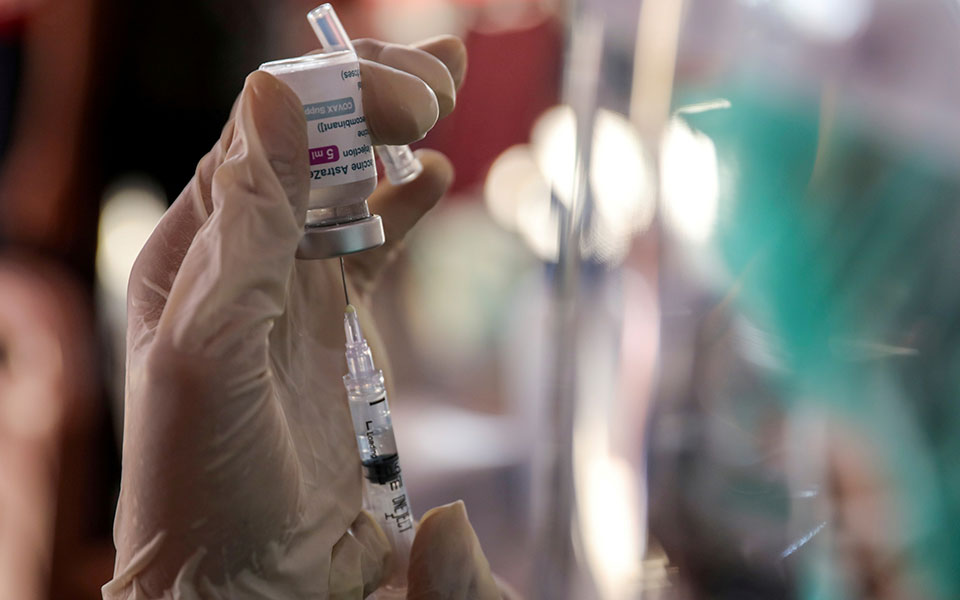 εμβόλιο-astrazeneca-υψηλότερη-προστασία-με-μεγ-561414889