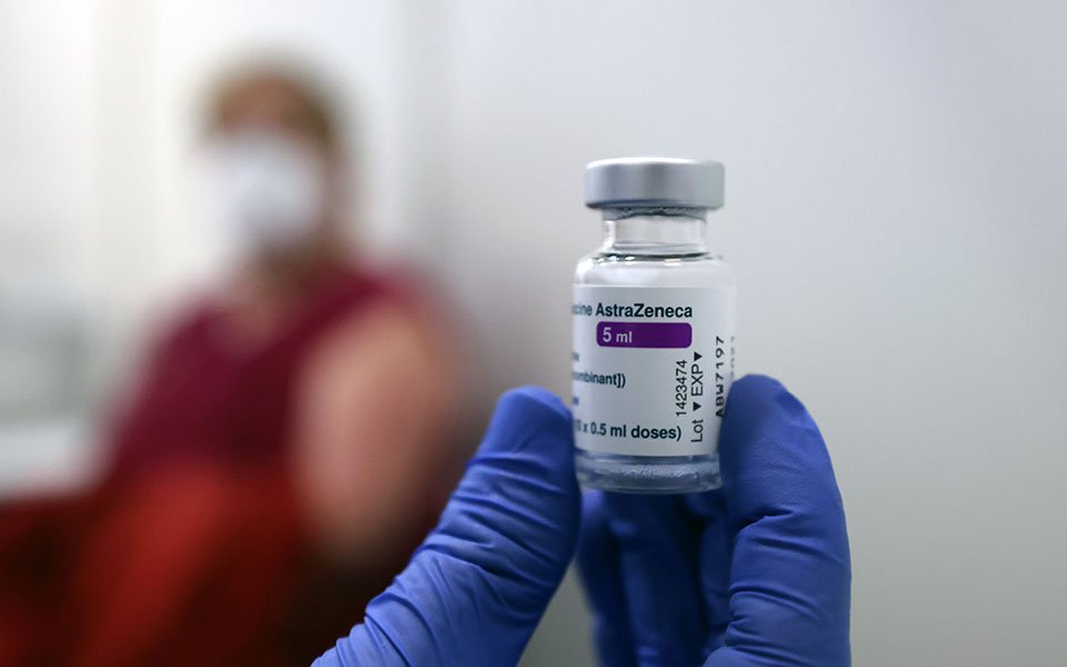 astrazeneca-για-τους-άνω-των-60-561399376