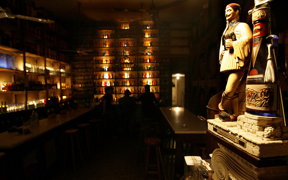 άρση-περιοριστικών-μέτρων-μουσική-στ-561391018