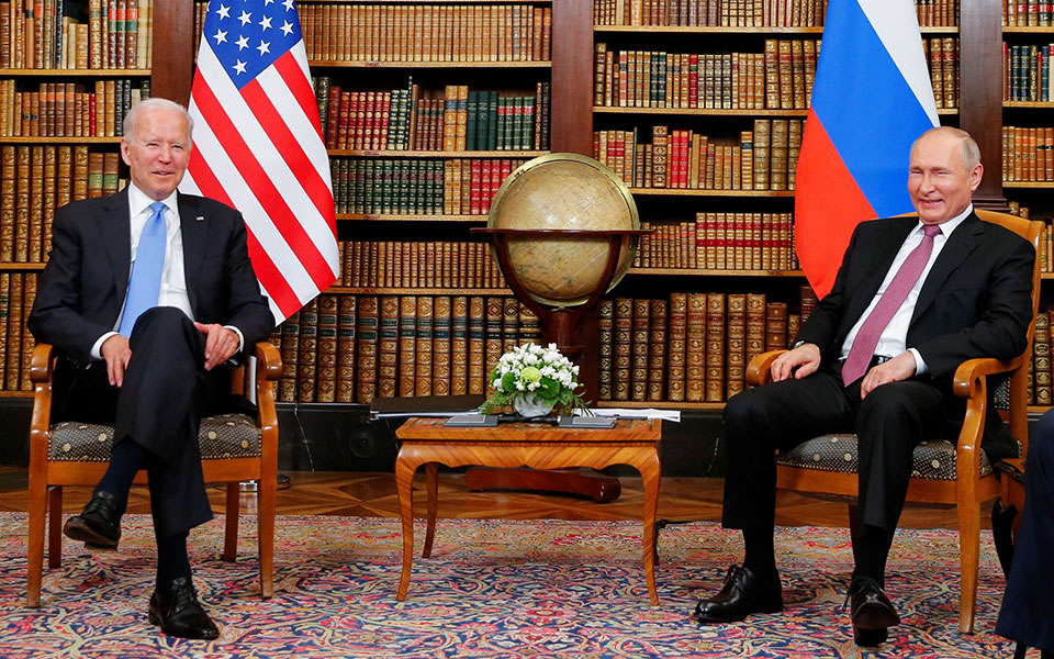 Μαραθώνια συνάντηση Μπάιντεν – Πούτιν: Λεπτό προς λεπτό οι εξελίξεις-13