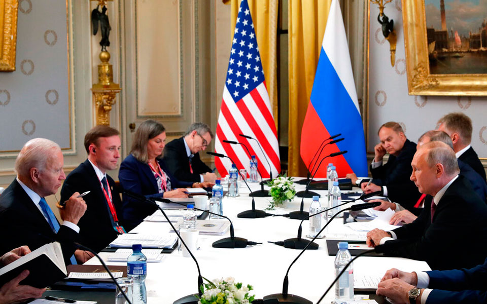 Μαραθώνια συνάντηση Μπάιντεν – Πούτιν: Λεπτό προς λεπτό οι εξελίξεις-8