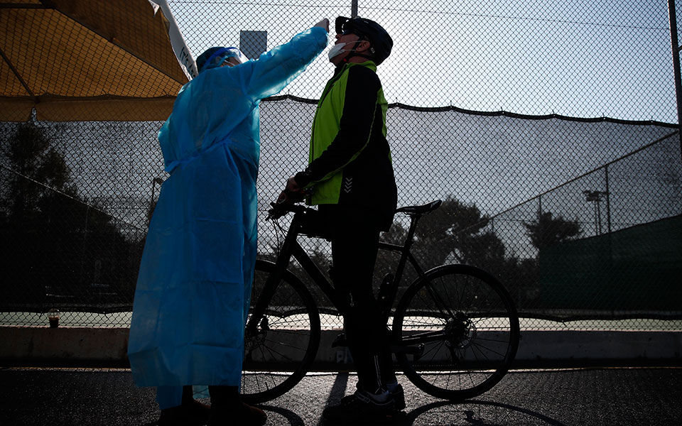 γ-παυλάκης-δεν-πετάμε-τις-μάσκες-το-κα-561384715