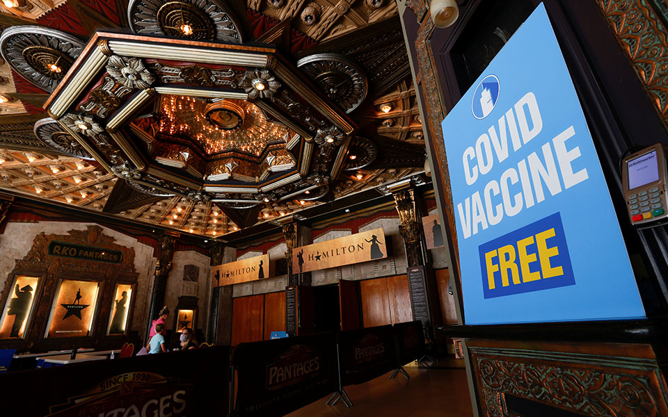 λος-άντζελες-σύσταση-για-χρήση-μάσκας-561414994