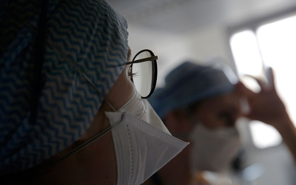 κορωνοϊός-520-νέα-κρούσματα-14-θάνατοι-271-δι-561408970