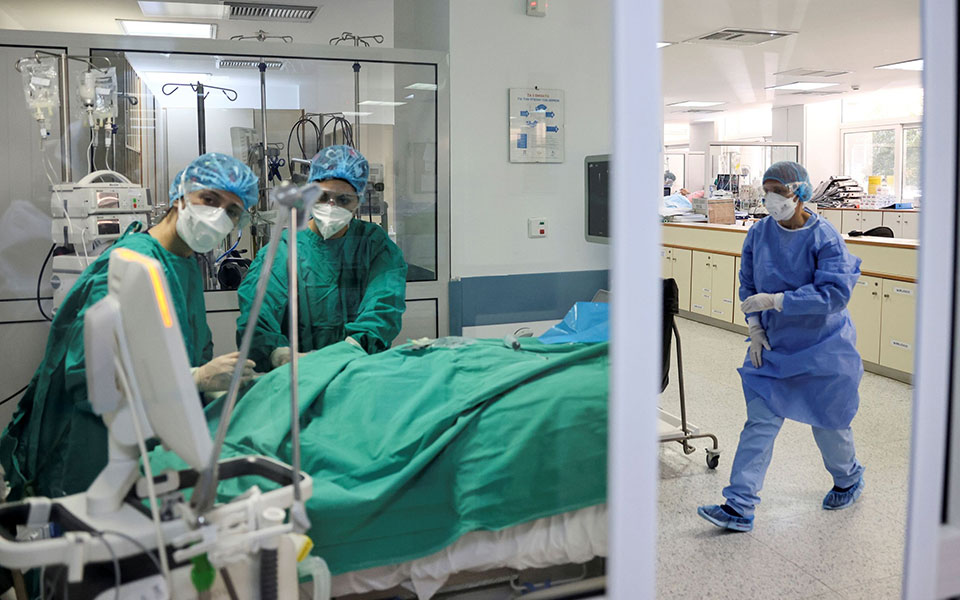 κορωνοϊός-549-νέα-κρούσματα-13-θάνατοι-330-δι-561401782