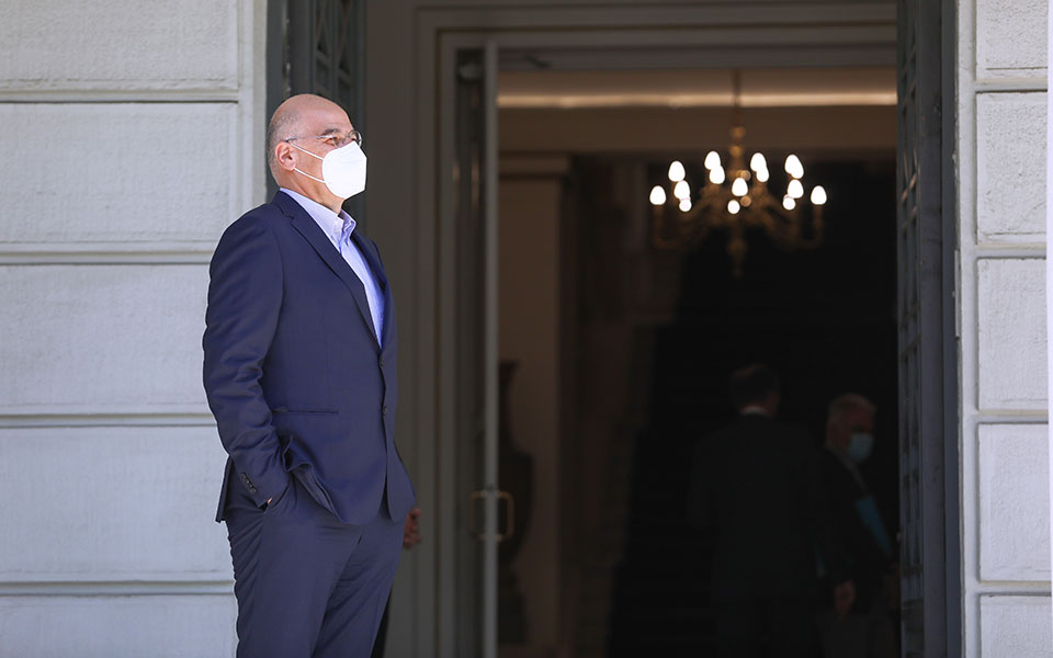 δένδιας-δεν-έχουμε-ξεχάσει-την-πειρατ-561406699