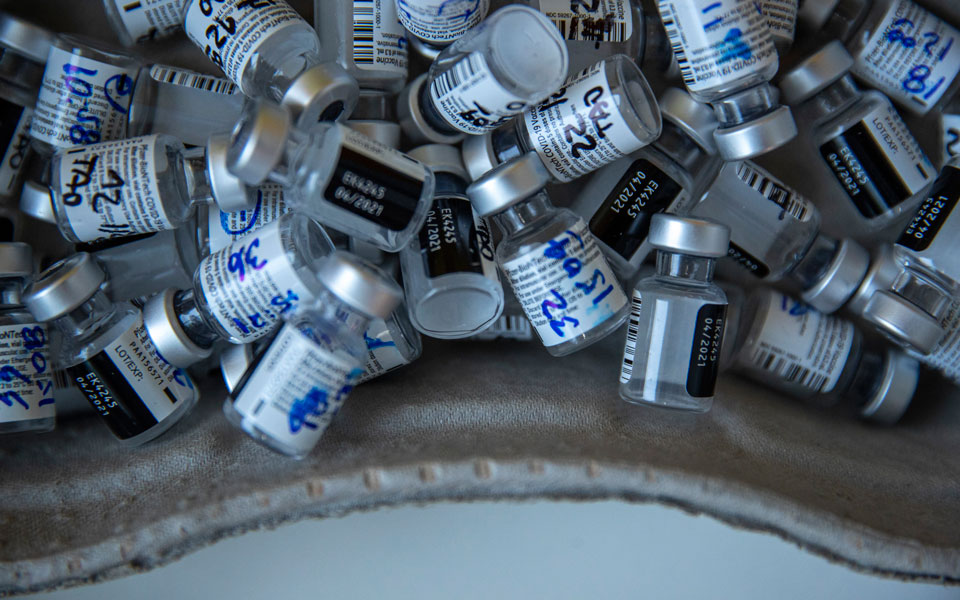 βρετανία-υπό-εξέταση-συνδυασμός-εμβο-561390592