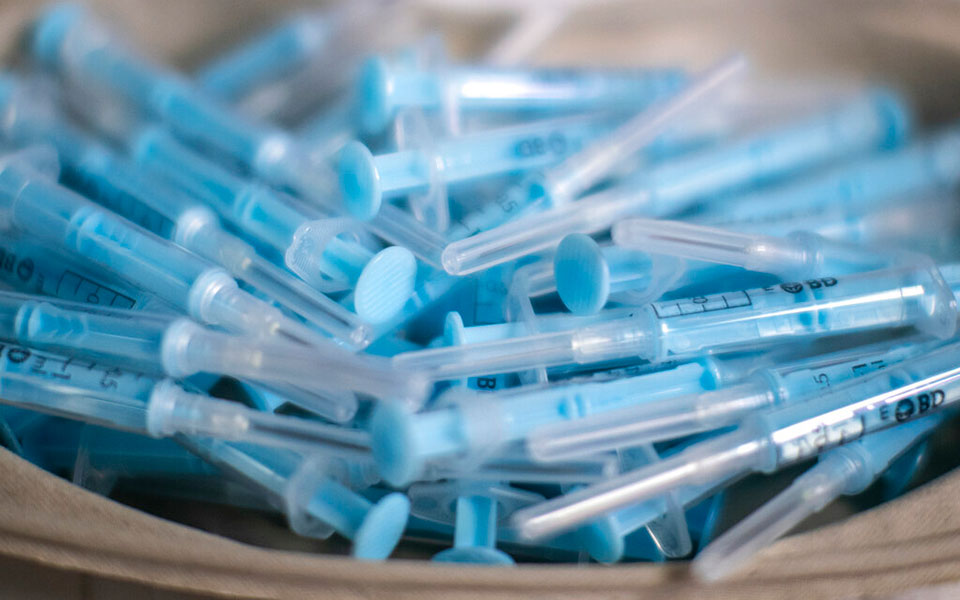 Εμβολιασμός: Την Πέμπτη ανοίγουν τα ραντεβού για τους 25-29 ετών-3