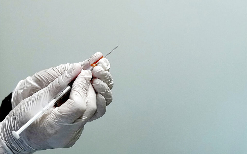 g7-συμφωνία-για-την-παροχή-1-δισ-δόσεων-εμ-561398014