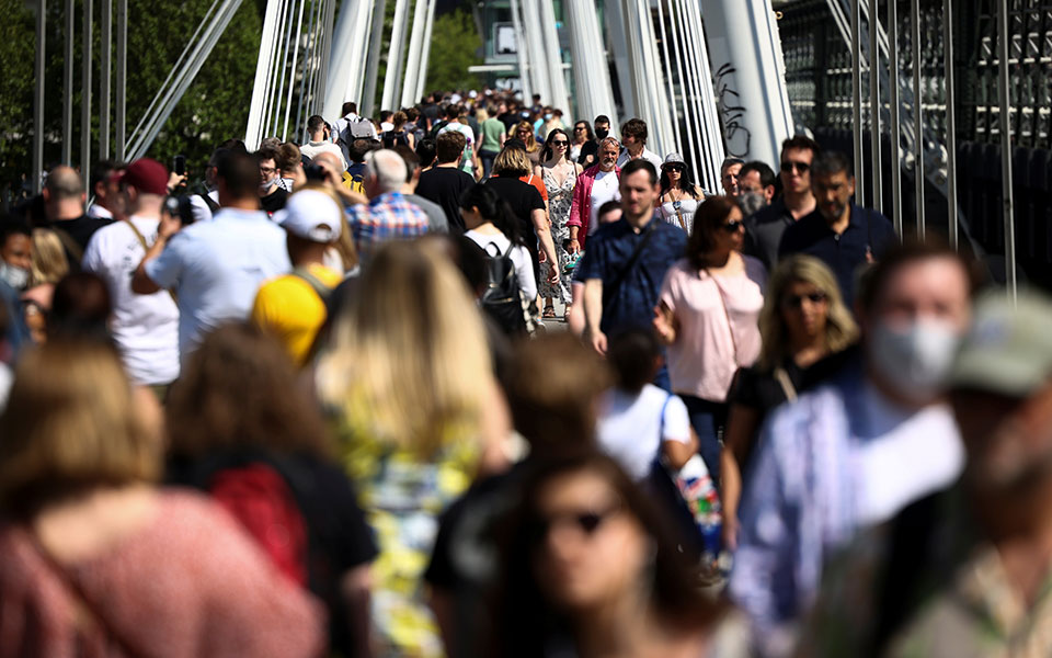 κορωνοϊός-αγγλία-νωρίς-για-αποφάσε-561390496