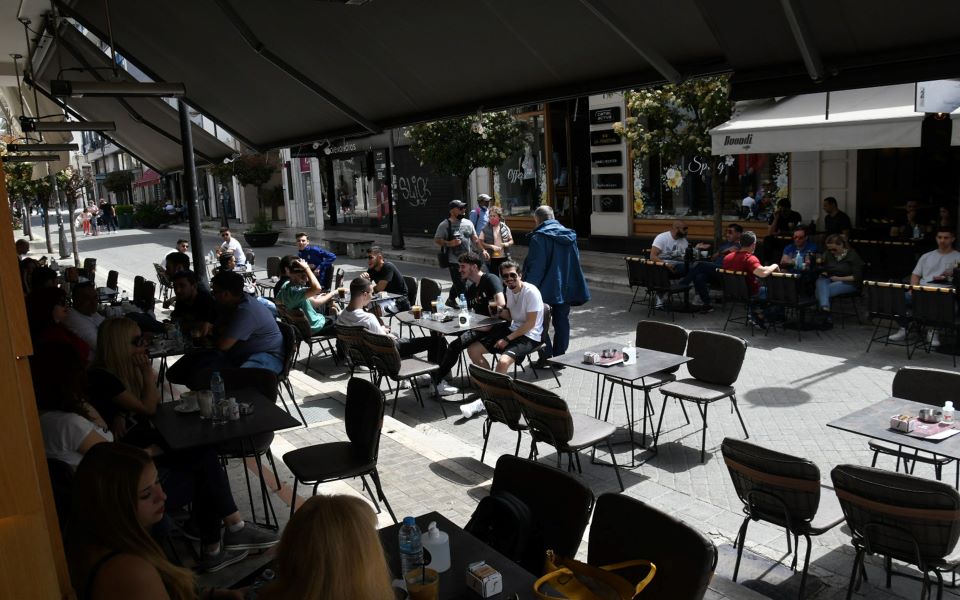 ανοιχτά-μόνο-για-εμβολιασμένους-561393145