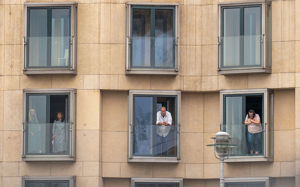 γερμανία-εάν-έχουν-εμβολιαστεί-τα-2-3-το-561410356