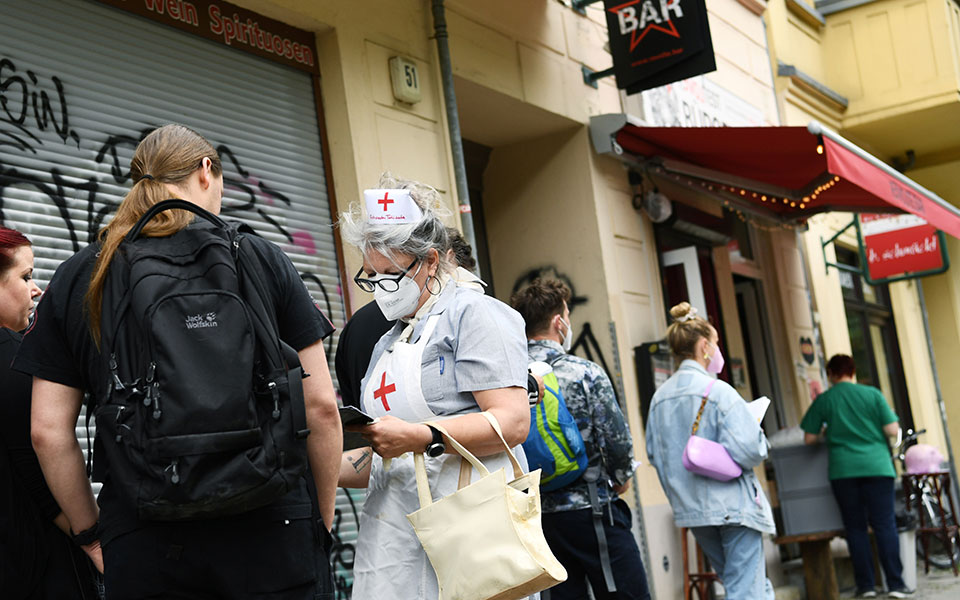 γερμανία-προσοχή-επαγρύπνηση-και-εμβ-561405253