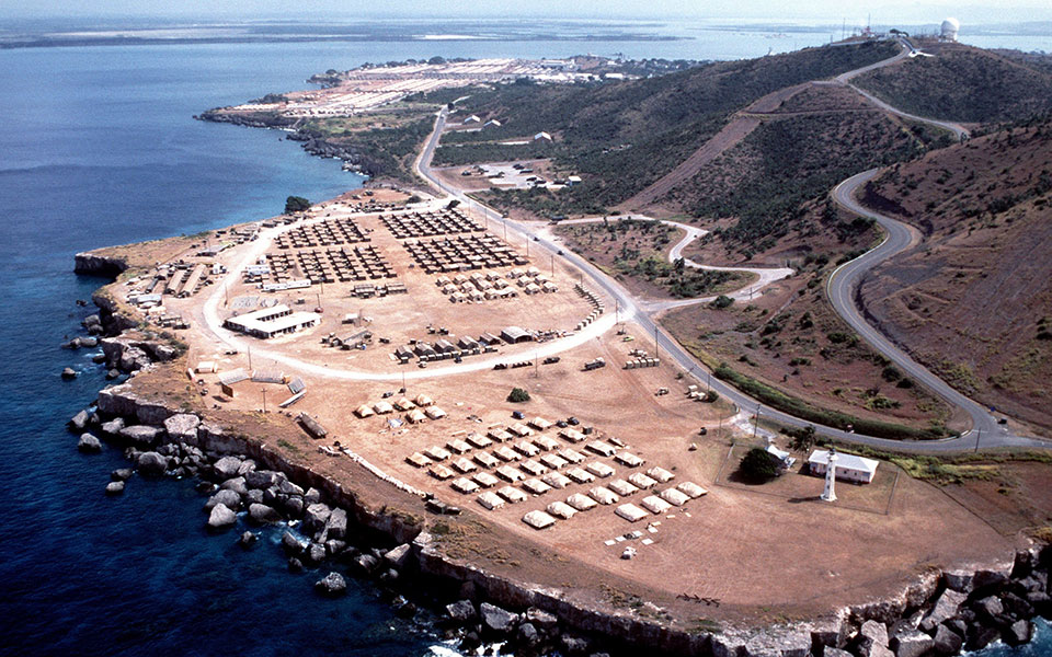 το-στέιτ-ντιπάρτμεντ-εξετάζει-το-κλεί-561391609