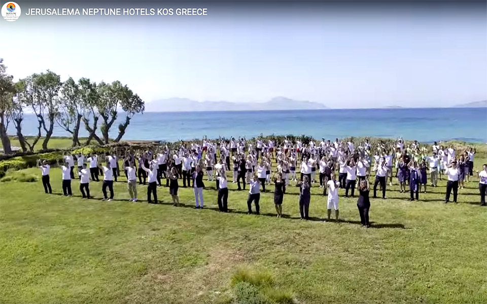 διοίκηση-και-εργαζόμενοι-του-neptune-hotels-υποδέ-561392158