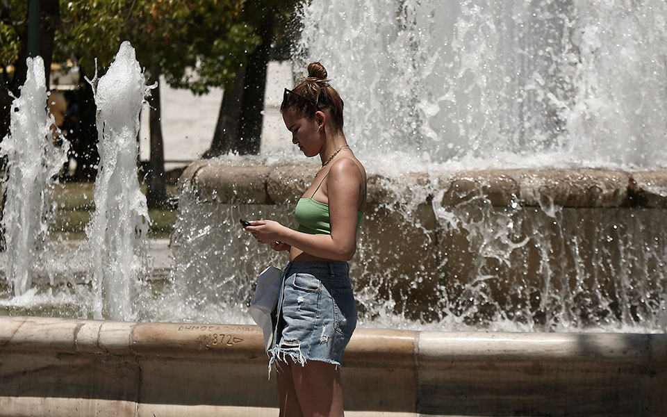 Σε τροχιά καύσωνα η χώρα: Ο υδράργυρος θα ανέβει έως τους 43 βαθμούς Κελσίου-2