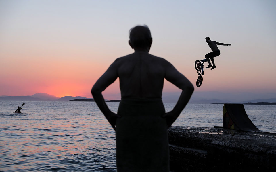 καύσωνας-έρχονται-τα-πρώτα-40αρια-561407860