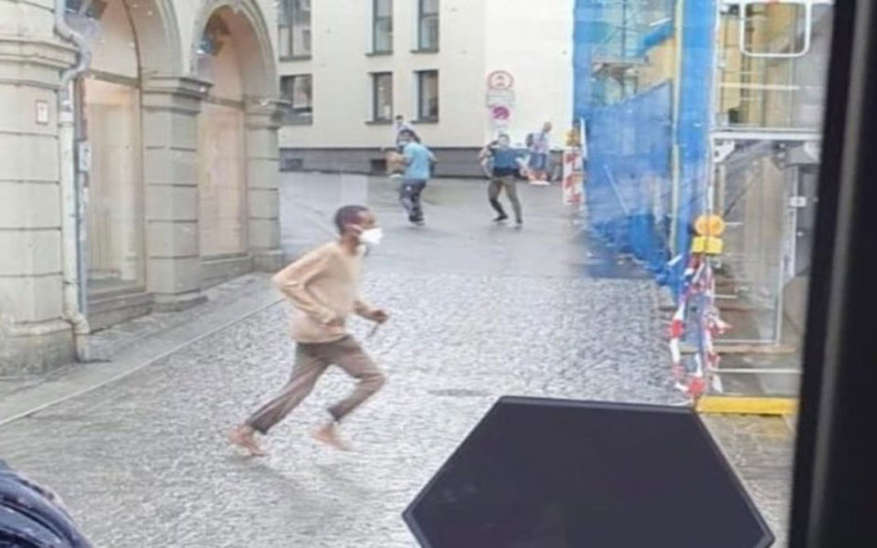 Γερμανία: Τρείς νεκροί από επίθεση με μαχαίρι στην πόλη Βίρτσμπουργκ-1