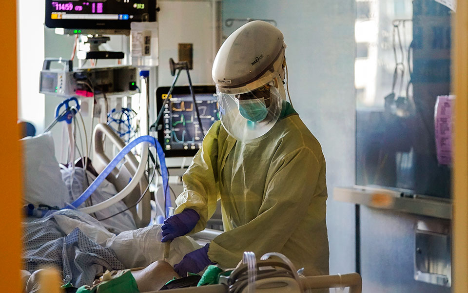 κορωνοϊός-209-νέα-κρούσματα-17-θάνατοι-283-δι-561406471