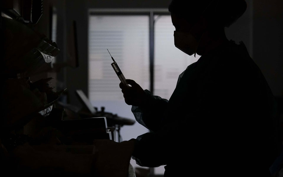 κορωνοϊός-591-νέα-κρούσματα-21-θάνατοι-360-δι-561397168