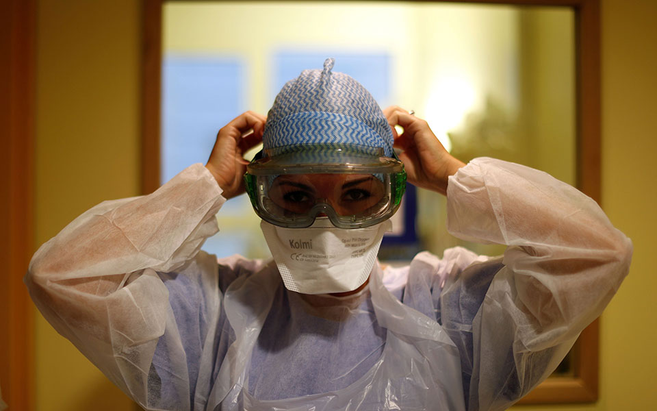 κορωνοϊός-297-νέα-κρούσματα-17-θάνατοι-358-δι-561398119