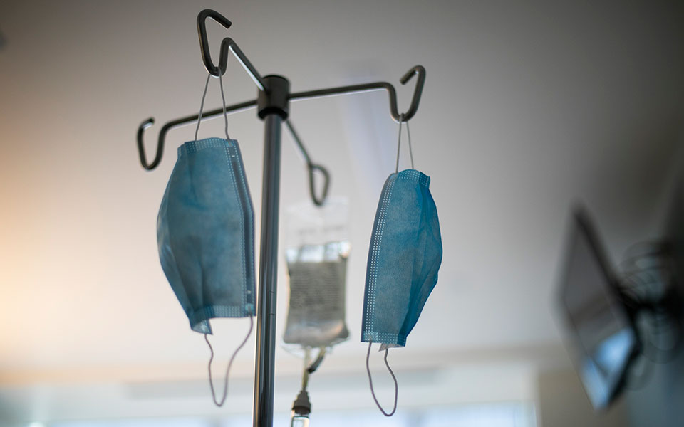 Κορωνοϊός: 1.886 κρούσματα, 27 θάνατοι, 482 διασωληνωμένοι-1