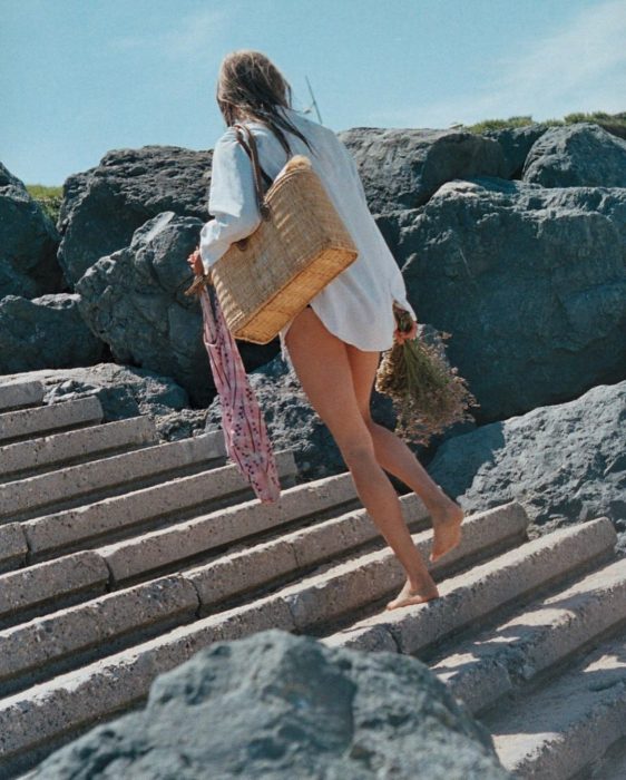 Parisian beach look: Πώς θα ντυθείτε σαν Παριζιάνα στην παραλία;-2